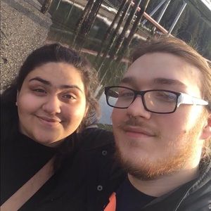 Meet your Posher, Ev and Nikki